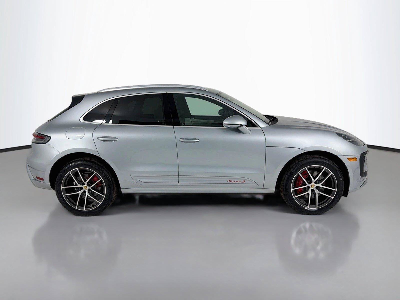 Certified 2023 Porsche Macan S AWD/4WD image 21