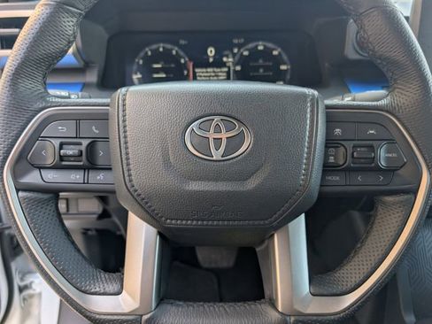 Used 2025 Toyota Tacoma TRD Off-Road image 13