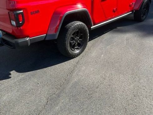 Used 2021 Jeep Gladiator Sport AWD/4WD image 4