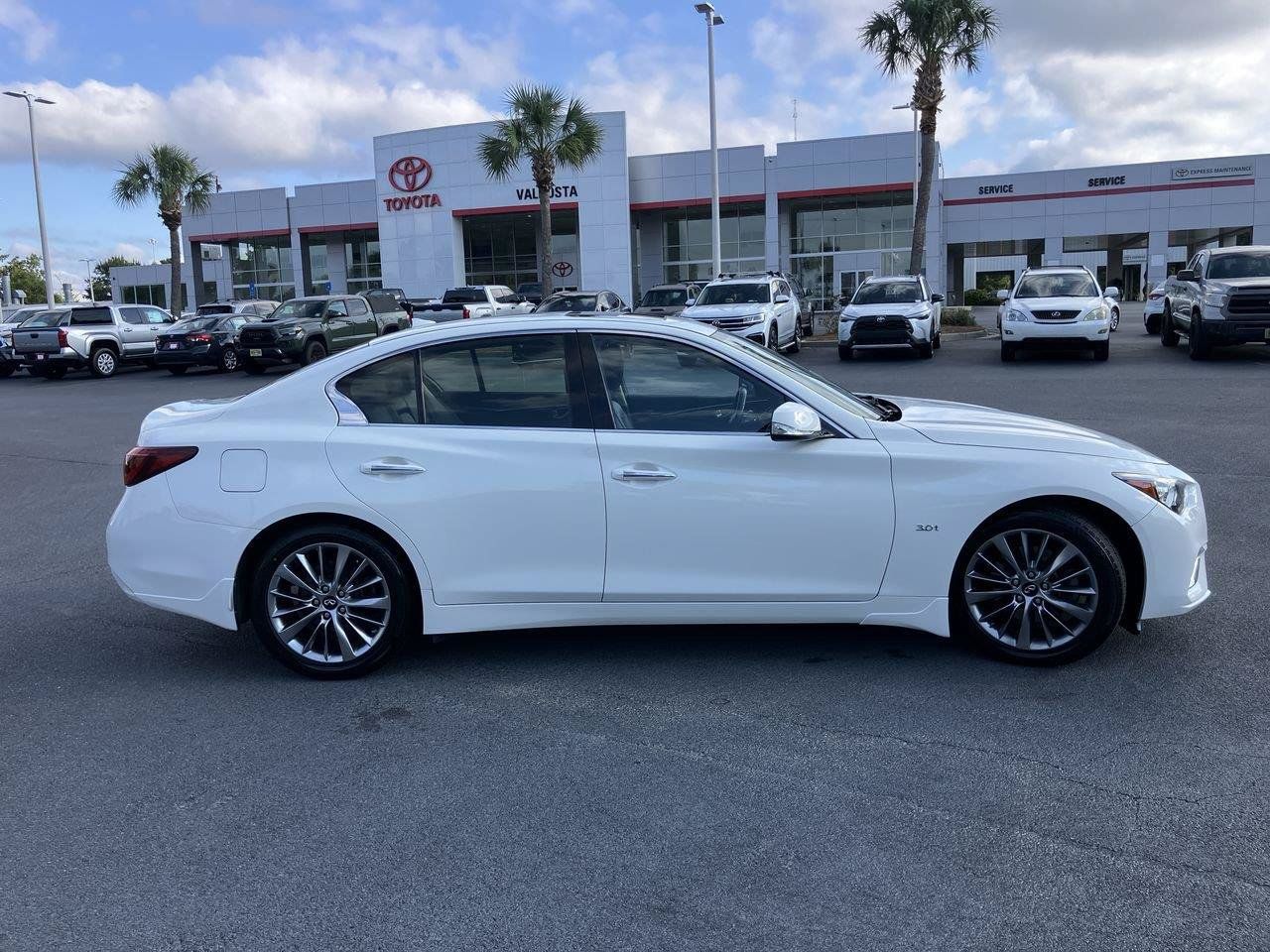 Used 2019 INFINITI Q50 Luxe w/ Essential Package (3.0T Luxe) AWD/4WD image 6