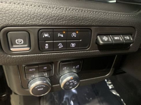 Used 2024 GMC Yukon Denali AWD/4WD image 24