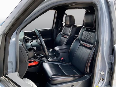 Used 2024 Nissan Frontier PRO-4X w/ Pro Premium Package AWD/4WD image 8