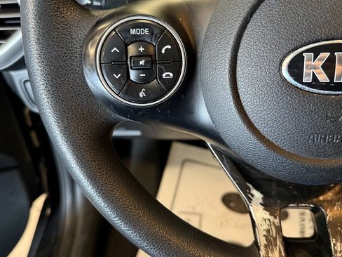Used 2020 Kia Soul LX FWD image 9