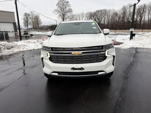 Used 2023 Chevrolet Suburban LT image 4