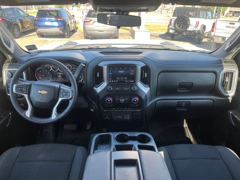 Used 2022 Chevrolet Silverado 2500 LT w/ Convenience Package AWD/4WD image 9