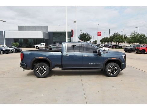 Used 2025 GMC Sierra 2500 Denali Ultimate AWD/4WD image 7