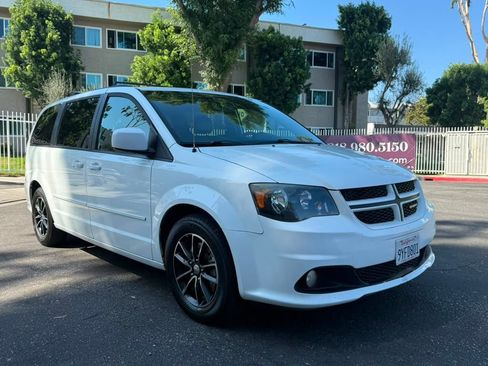 Used 2016 Dodge Grand Caravan R/T FWD image 5
