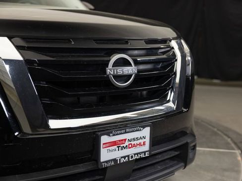 Used 2024 Nissan Pathfinder SV AWD/4WD image 6