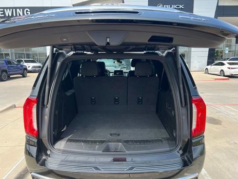 Used 2022 GMC Yukon XL SLT w/ SLT Premium Package RWD image 13
