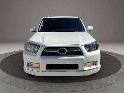 Used 2011 Toyota 4Runner SR5 w/ Convenience Pkg image 8