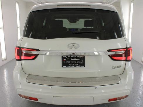 Used 2019 INFINITI QX80 Luxe w/ All-Season Package image 8