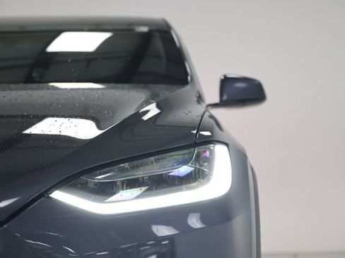Used 2022 Tesla Model X AWD/4WD image 3