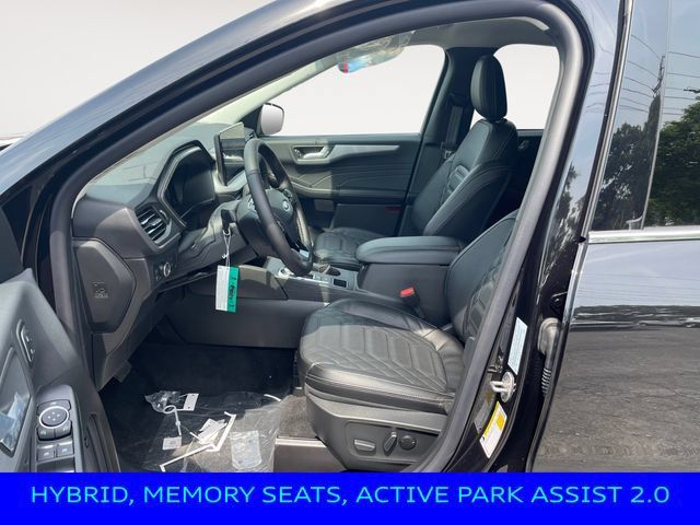 New 2024 Ford Escape SE w/ PHEV Premium Package FWD image 11