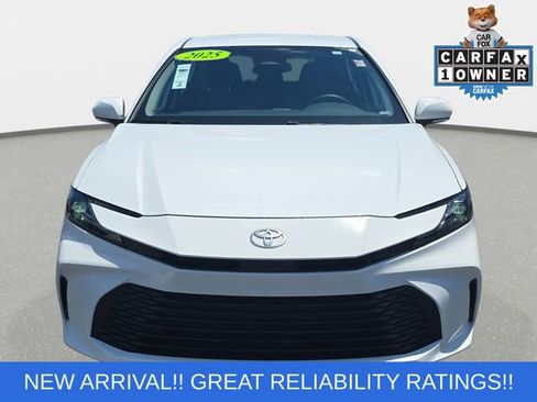 Used 2025 Toyota Camry LE AWD/4WD image 2