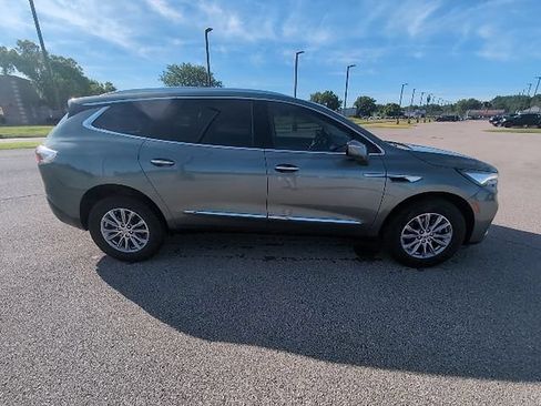 Used 2025 Buick Enclave Preferred w/ Power Package FWD image 2