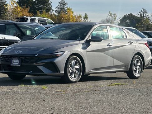 New 2026 Hyundai Elantra SE image 8
