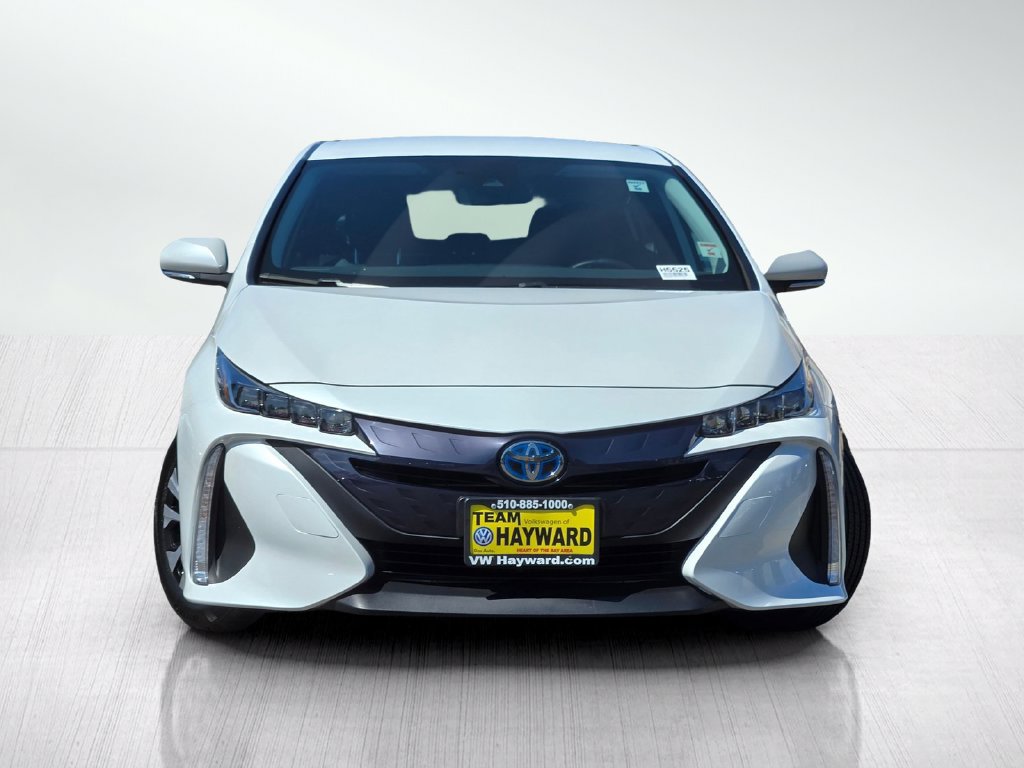 Used 2022 Toyota Prius Prime XLE FWD image 3