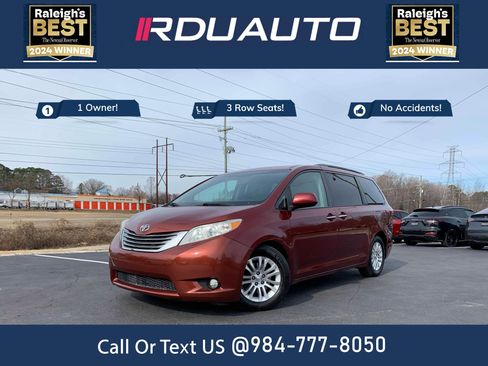 Used 2015 Toyota Sienna XLE w/ XLE Navigation Package image 1
