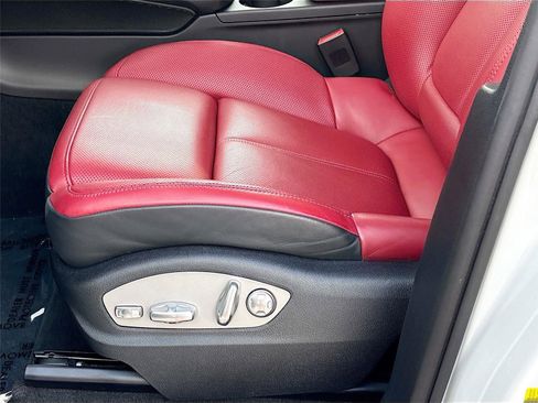 Used 2023 Porsche Macan S AWD/4WD image 22
