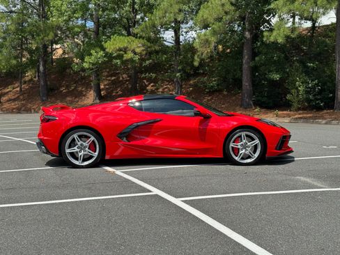 Used 2023 Chevrolet Corvette Stingray Premium Cpe w/ Z51 Performance Package RWD image 14