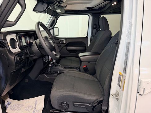 Used 2024 Jeep Wrangler Unlimited Sport AWD/4WD image 3