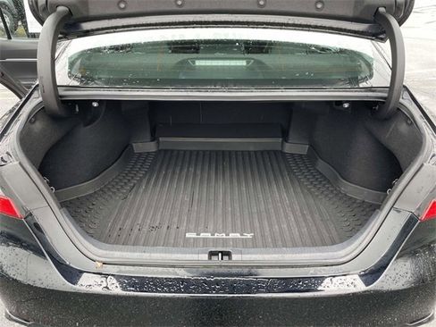 Used 2021 Toyota Camry LE image 9