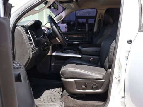 Used 2016 RAM 2500 Laramie w/ Convenience Group AWD/4WD image 11