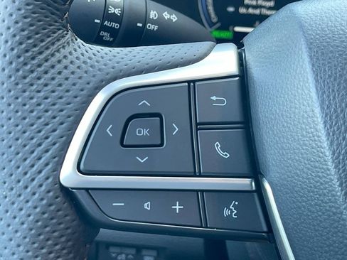 Used 2026 Toyota Sienna Limited FWD image 7