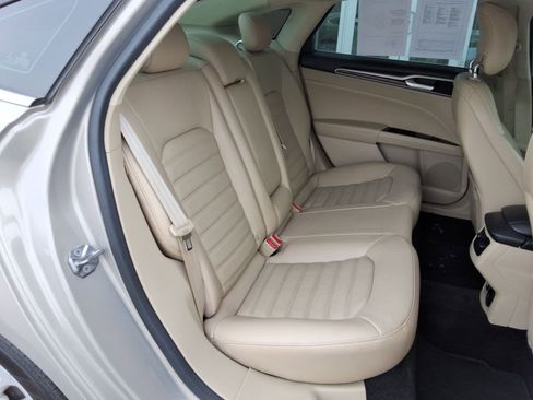 Used 2015 Ford Fusion SE w/ Equipment Group 202A image 29