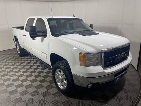 Used 2011 GMC Sierra 2500 SLE w/ SLE Preferred Package image 1