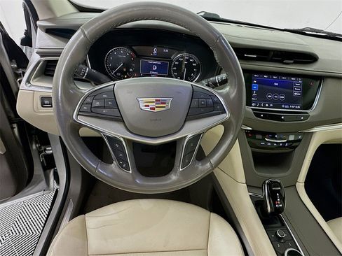 Used 2020 Cadillac XT5 Premium Luxury image 11