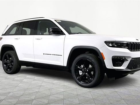 New 2025 Jeep Grand Cherokee Limited w/ Black Appearance Package image 3