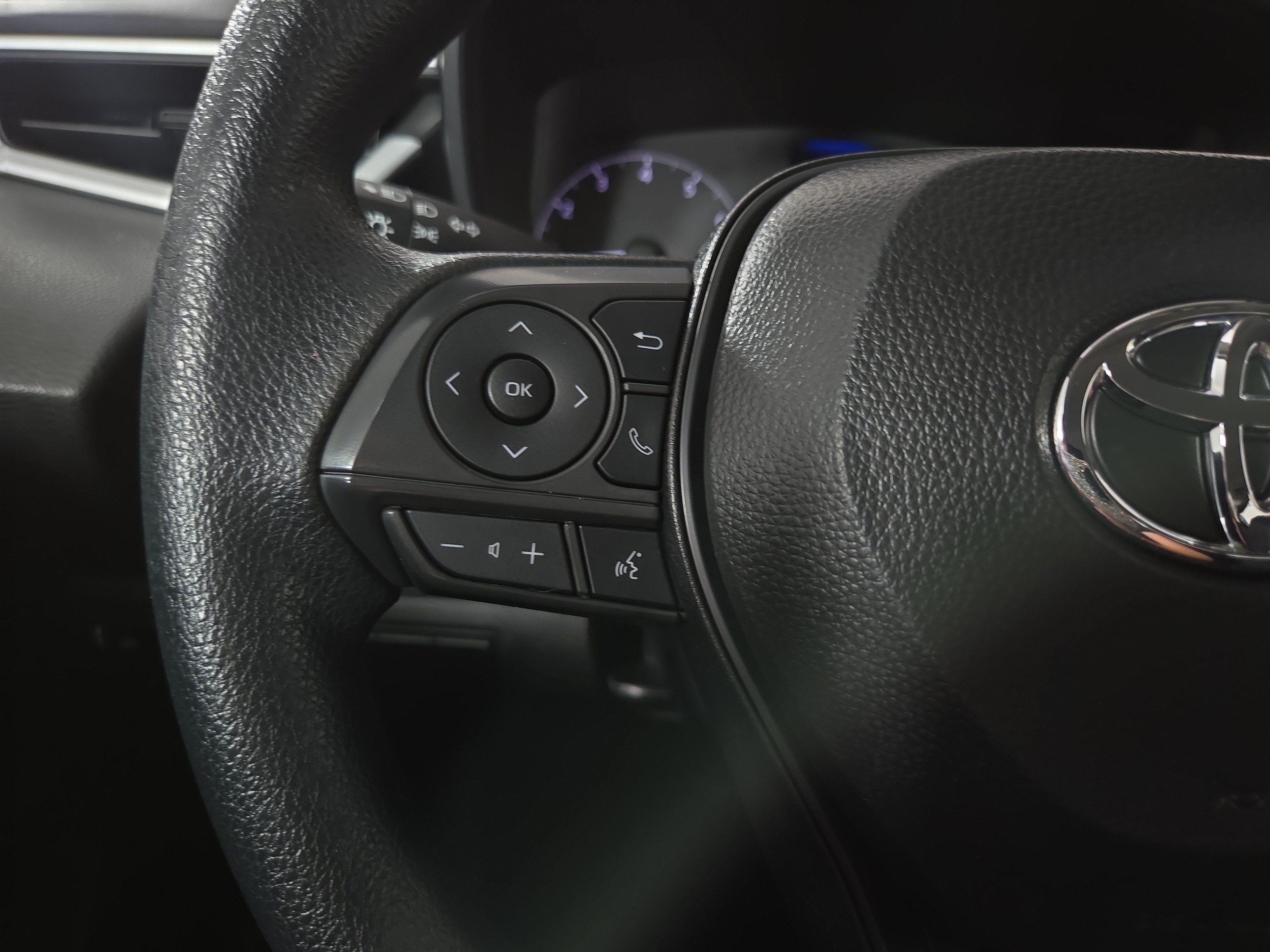 Used 2025 Toyota Corolla LE FWD image 15