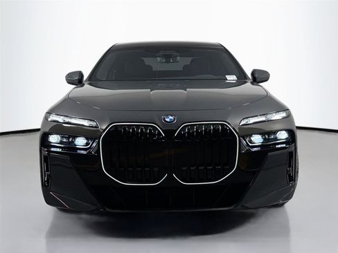 New 2026 BMW i7 xDrive60 w/ Executive Package AWD/4WD image 2