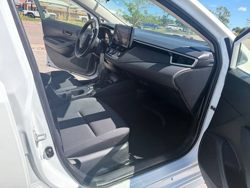 Used 2025 Toyota Corolla LE FWD image 24