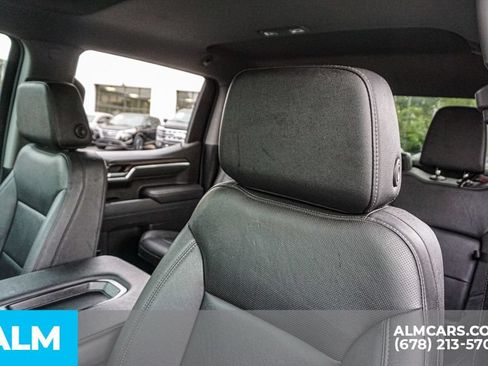 Used 2025 GMC Sierra 1500 SLT RWD image 17