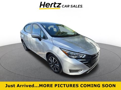 Used 2025 Nissan Versa SV FWD image 1