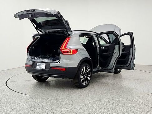 New 2026 Volvo XC40 B5 Plus w/ Climate Package AWD/4WD image 11
