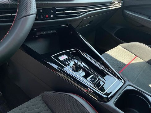 New 2026 Volkswagen GTI SE FWD image 20