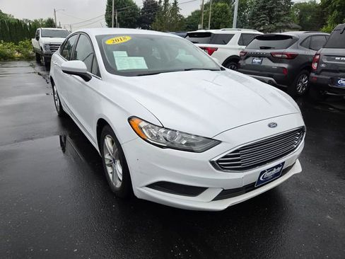 Used 2018 Ford Fusion SE w/ Fusion SE Technology Package FWD image 1