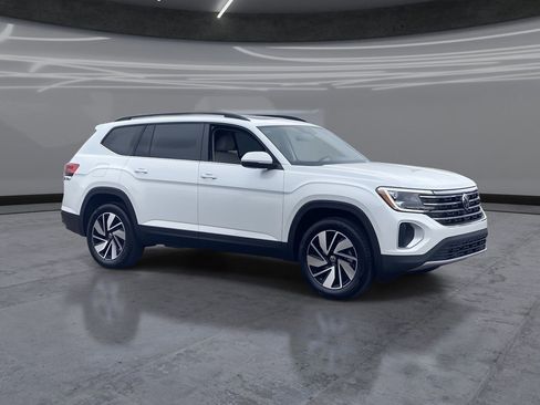 New 2026 Volkswagen Atlas SE image 2