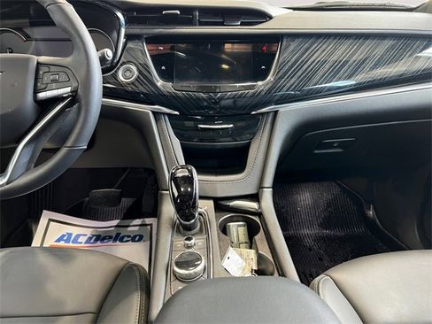 Certified 2023 Cadillac XT6 Premium Luxury w/ LPO, Floor Liner Package image 9