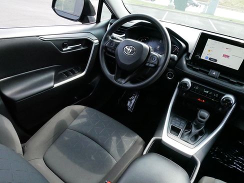 Certified 2025 Toyota RAV4 XLE AWD/4WD image 9