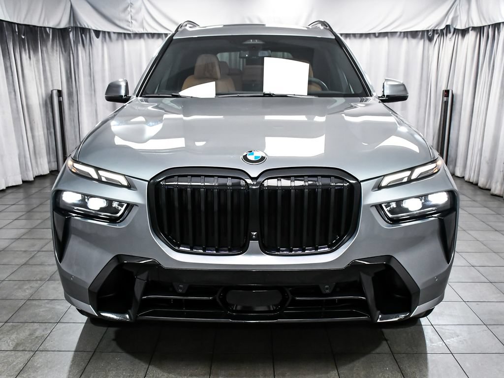 Used 2026 BMW X7 xDrive40i AWD/4WD image 2