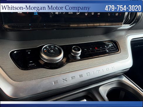 Used 2025 Ford Expedition Platinum w/ Driver's Package AWD/4WD image 31