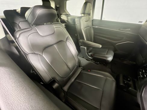Used 2022 Jeep Grand Cherokee L Limited AWD/4WD image 27