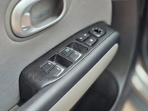 Used 2017 Kia Soul image 28