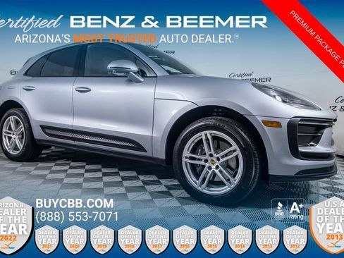 Used 2025 Porsche Macan image 1