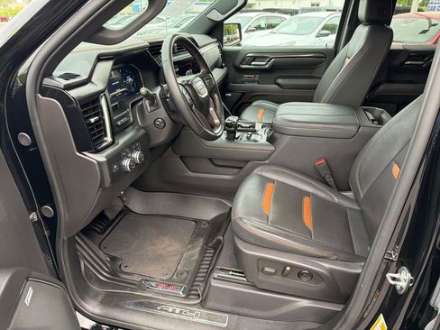 Used 2024 GMC Sierra 1500 AT4 w/ Technology Package AWD/4WD image 16