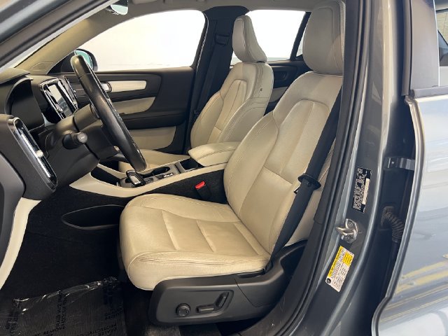 Used 2019 Volvo XC40 T5 Momentum AWD/4WD image 37